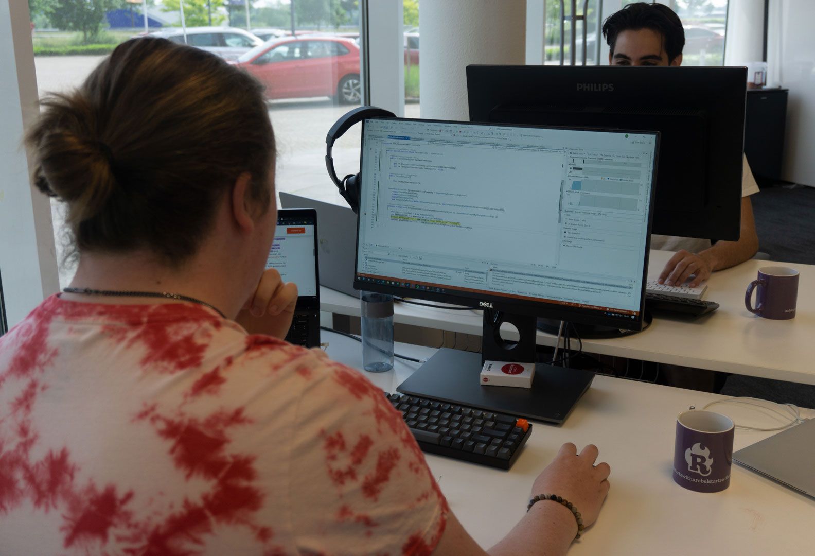 Rebel aan het werk